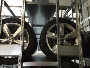 Optimale Reifeneinlagerung fuer Automobilgruppe Koepper mit Aczent Lagertechnik