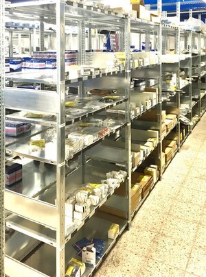 Meister der Flexibilität: Fachbodenregale von Aczent Lagertechnik