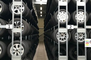 Reifenlagerregal mit Führungsschienen von Aczent Lagertechnik Reifenlagerregal mit Führungsschienen von Aczent Lagertechnik
