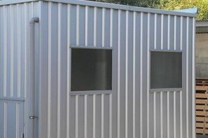 Container-Zubehör:  Lichtfeld in der Wand